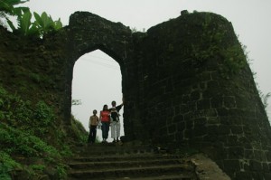 sinhagad_lion_fort_pune_35